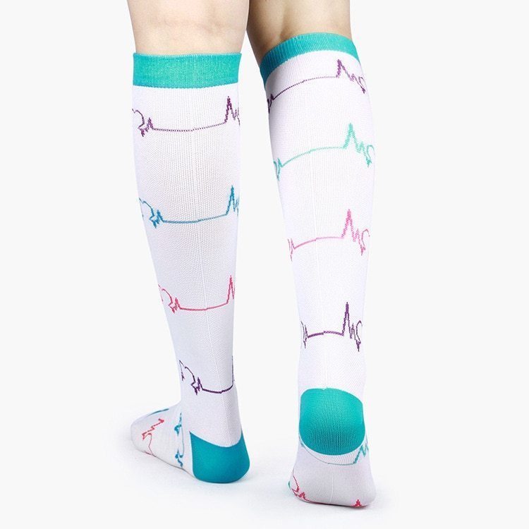 Medias Estilo Blanco con EKG