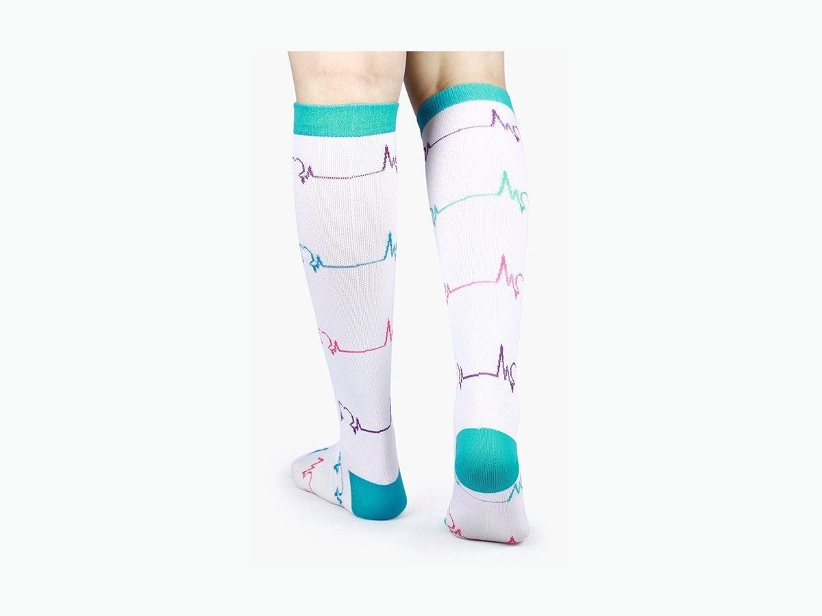 Medias Estilo Blanco con EKG